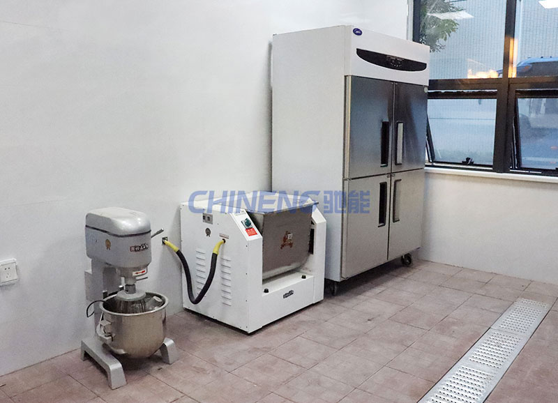 廣州新萊福員工食堂面點間設(shè)備