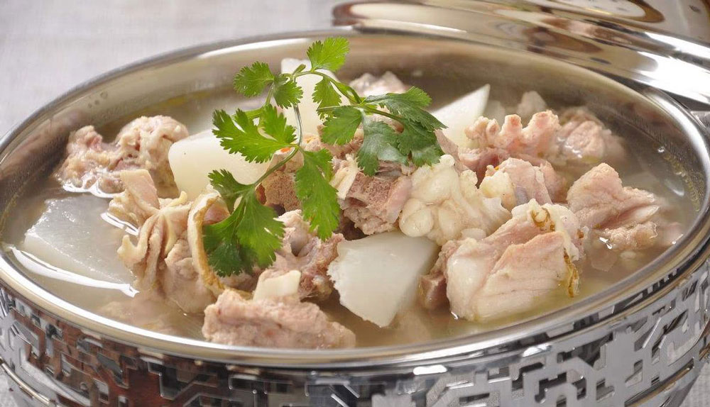 為什么做出來的羊肉湯會變黑？這可能和你的鍋具有很大關系